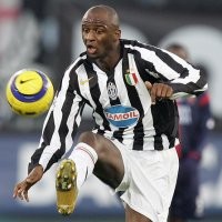 Barcelona Bajak Vieira dari Inter?